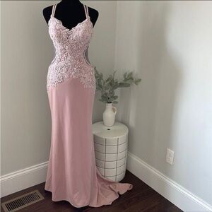 Dave and Johnny Prom Dress/bridesmaid dress Size 1/2 Pale Pink. Gorgeous.